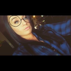 Meet your Posher, Alyssa